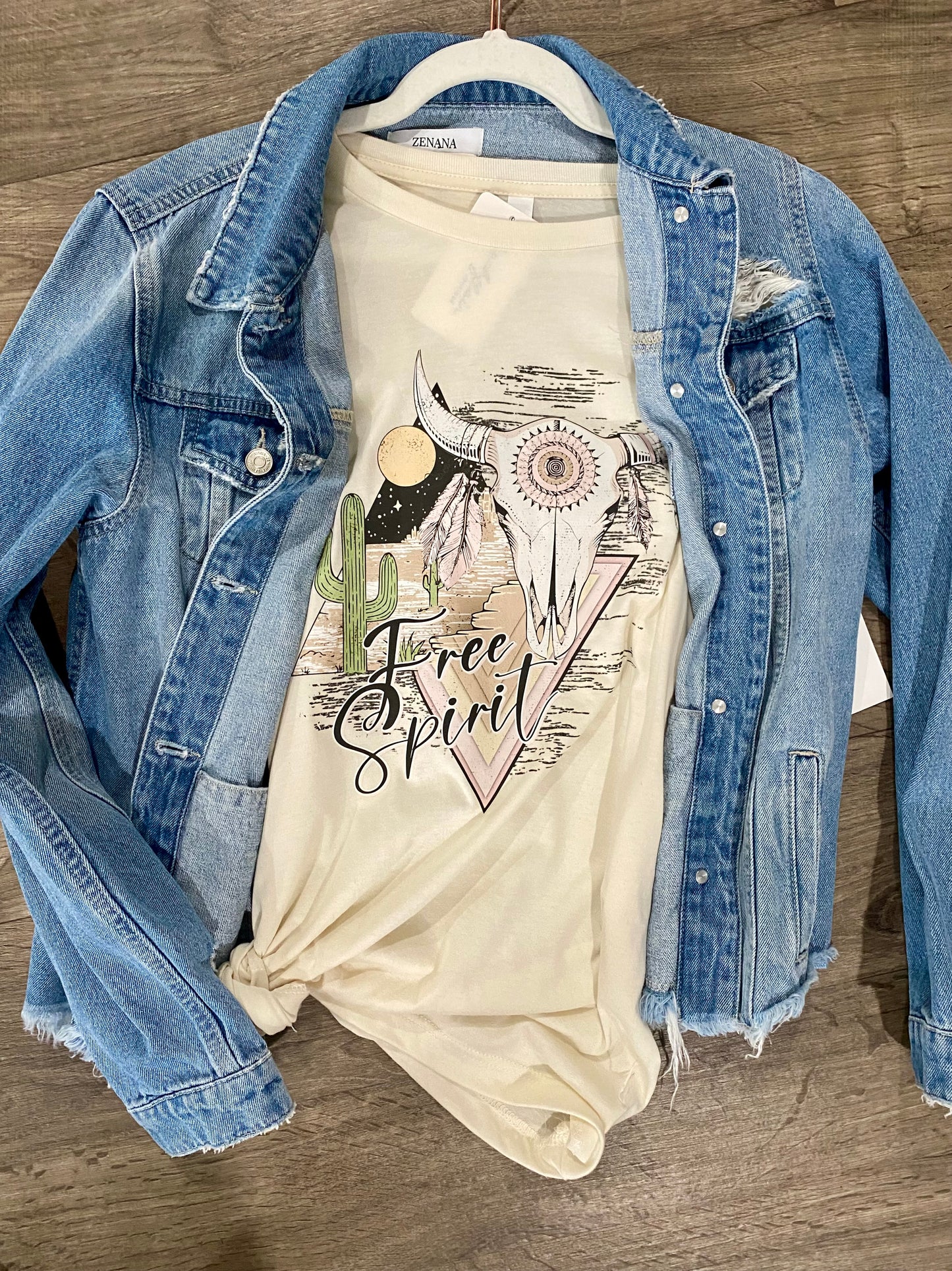 Free Spirit Graphic Tee -heather natural