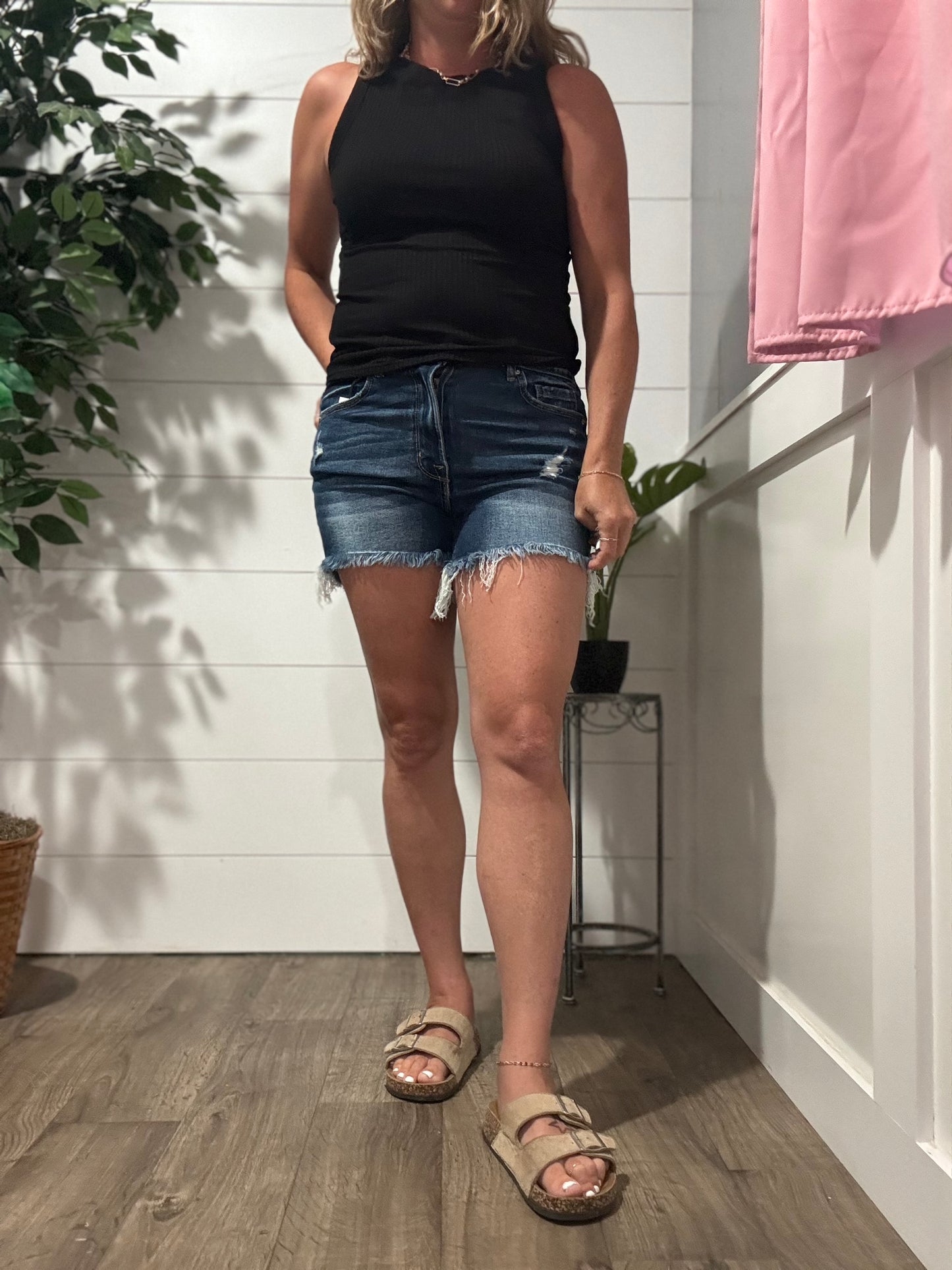 Everly Frayed Hem Mid Rise Shorts - dark wash