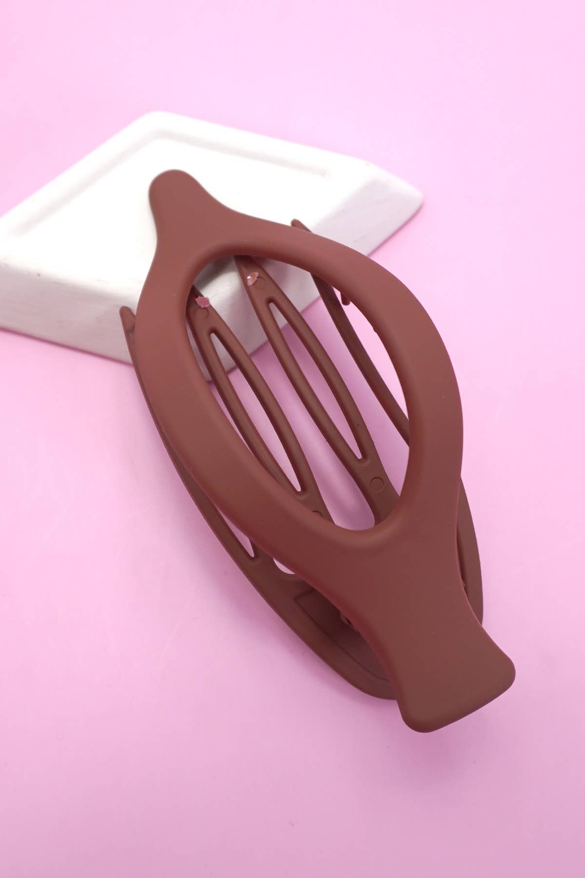 OVAL LAY DOWN FLAT HAIR CLAW CLIPS | 40H917: Brown