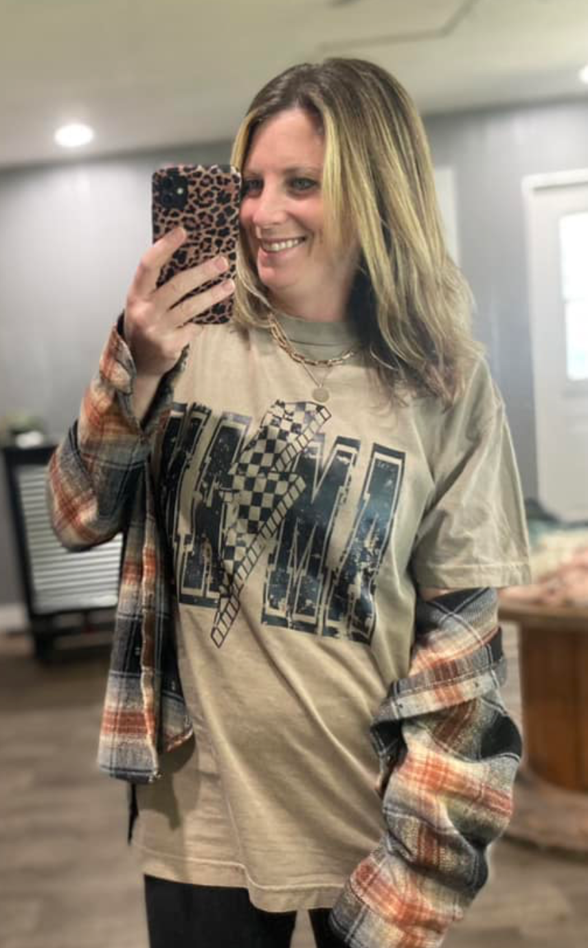 Retro Mama Graphic Tee