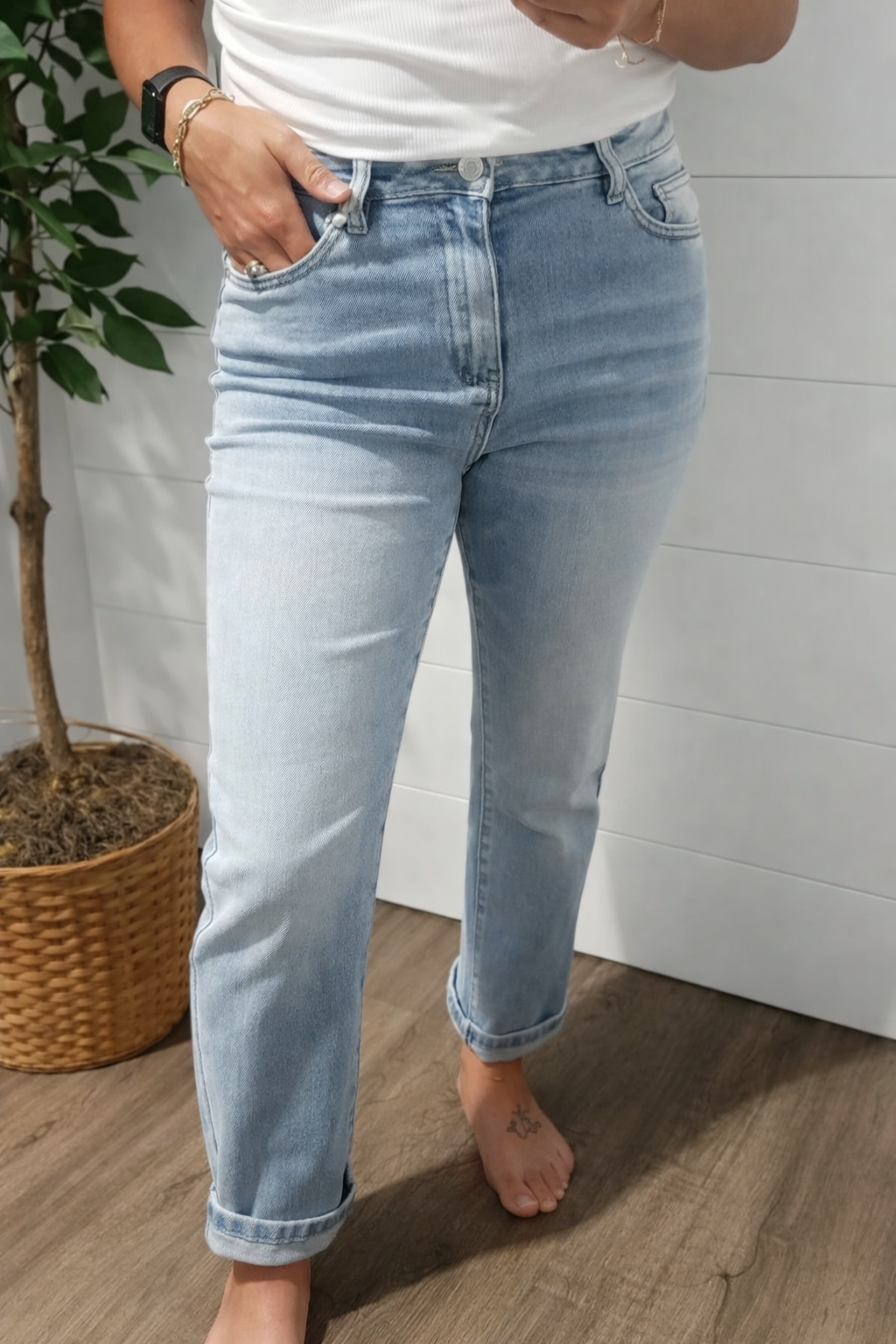 Alexie Straight Leg Cropped Jeans