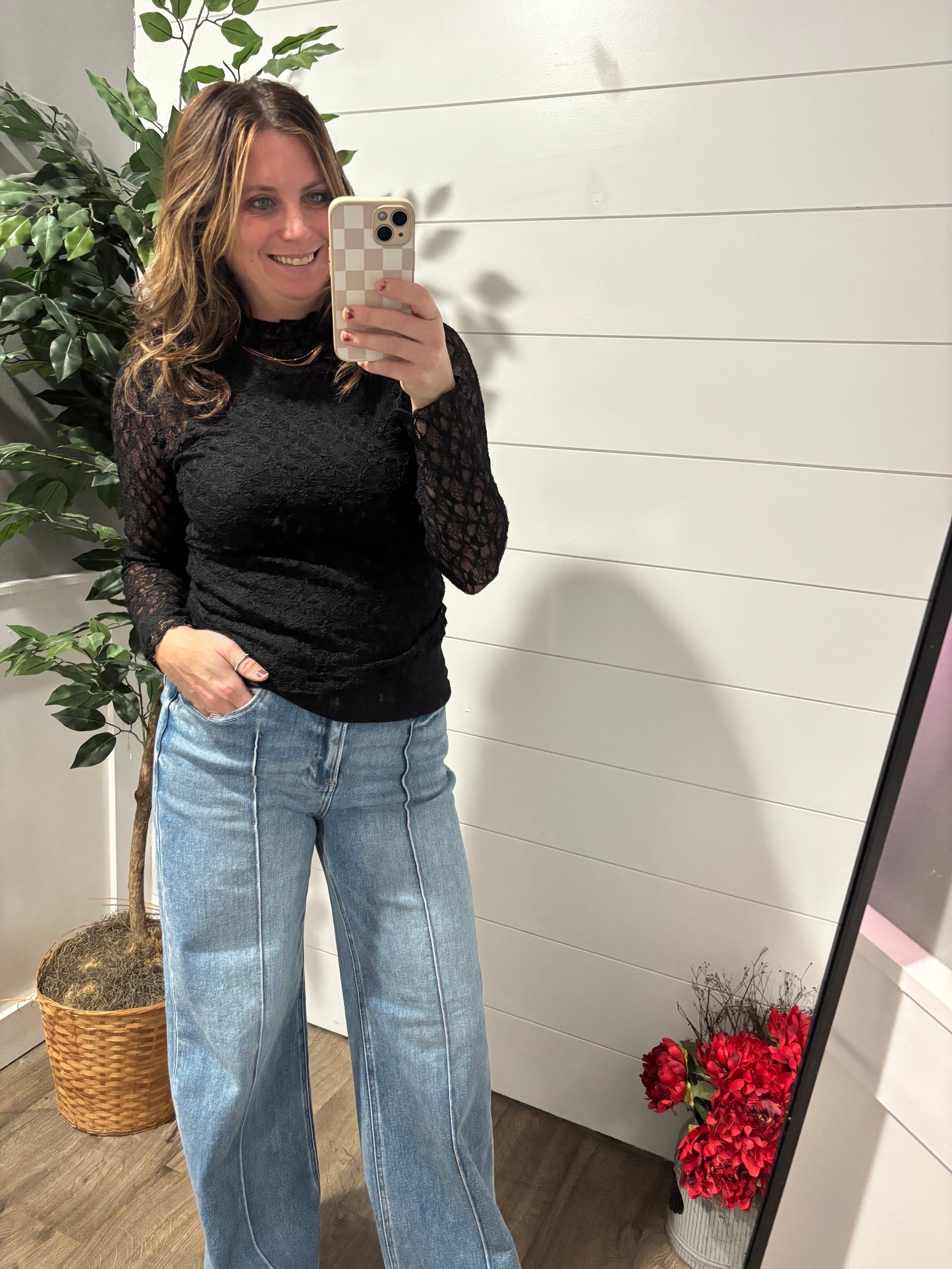 Jolie Lace Thumbhole Top