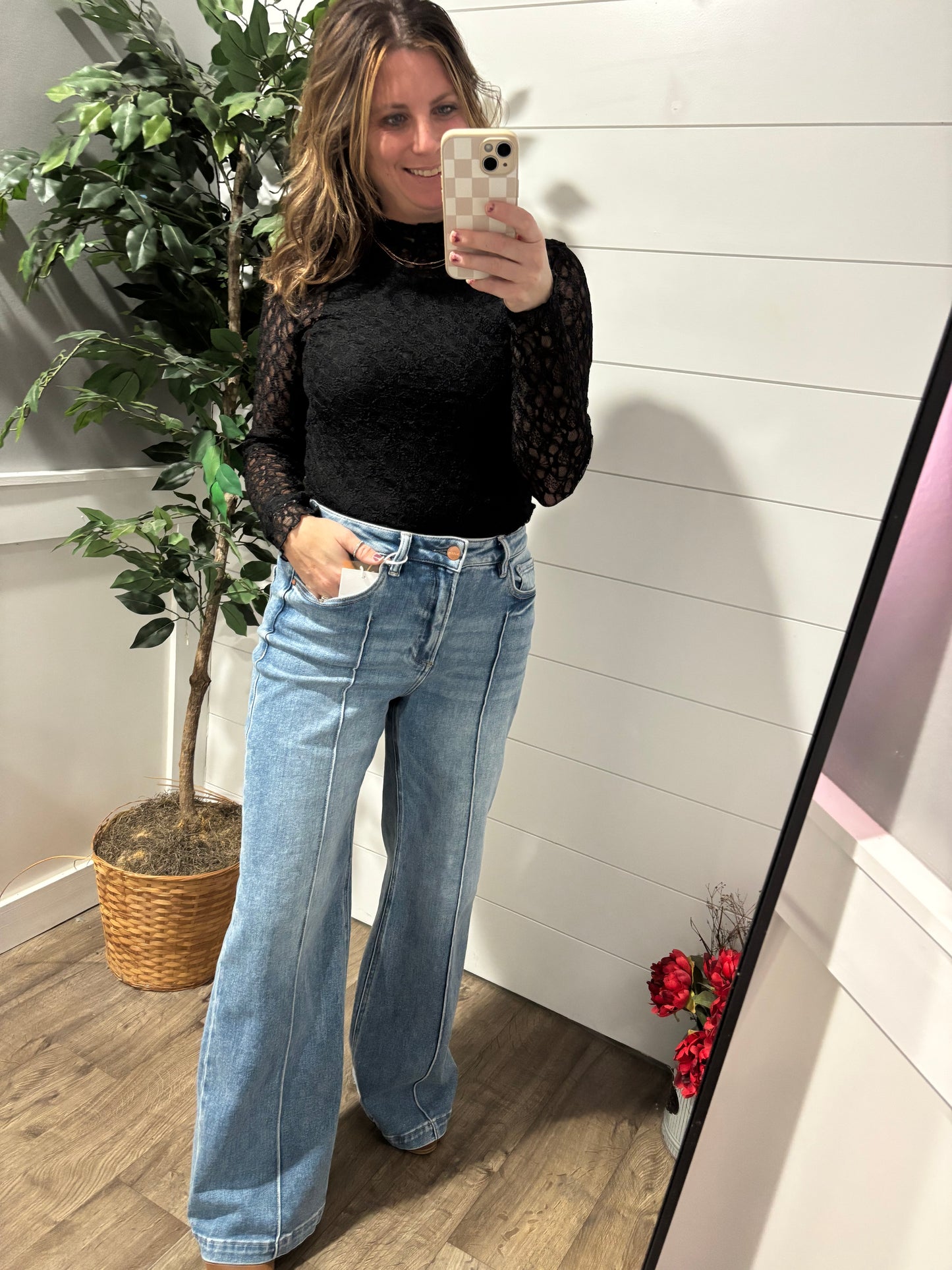 Jolie Lace Thumbhole Top